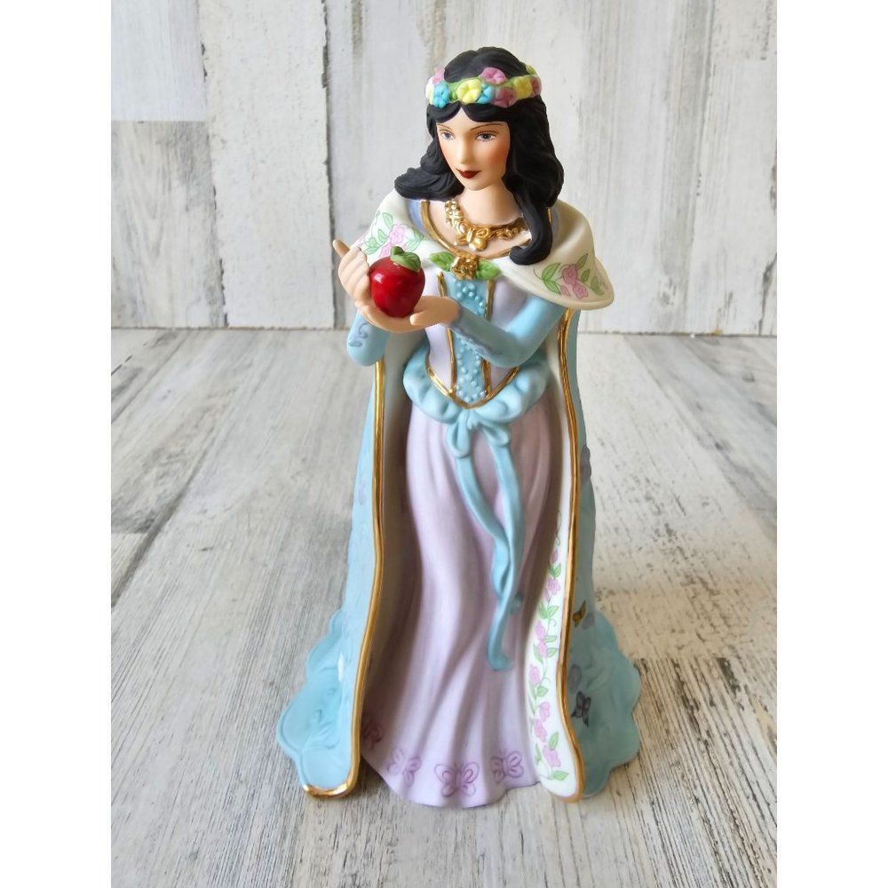 Lenox Snow White legendary‎ princess porcelain figurine statue Apple